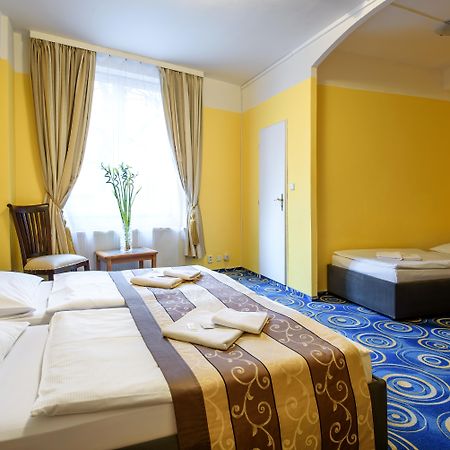 פראג Hotel Otakar מראה חיצוני תמונה