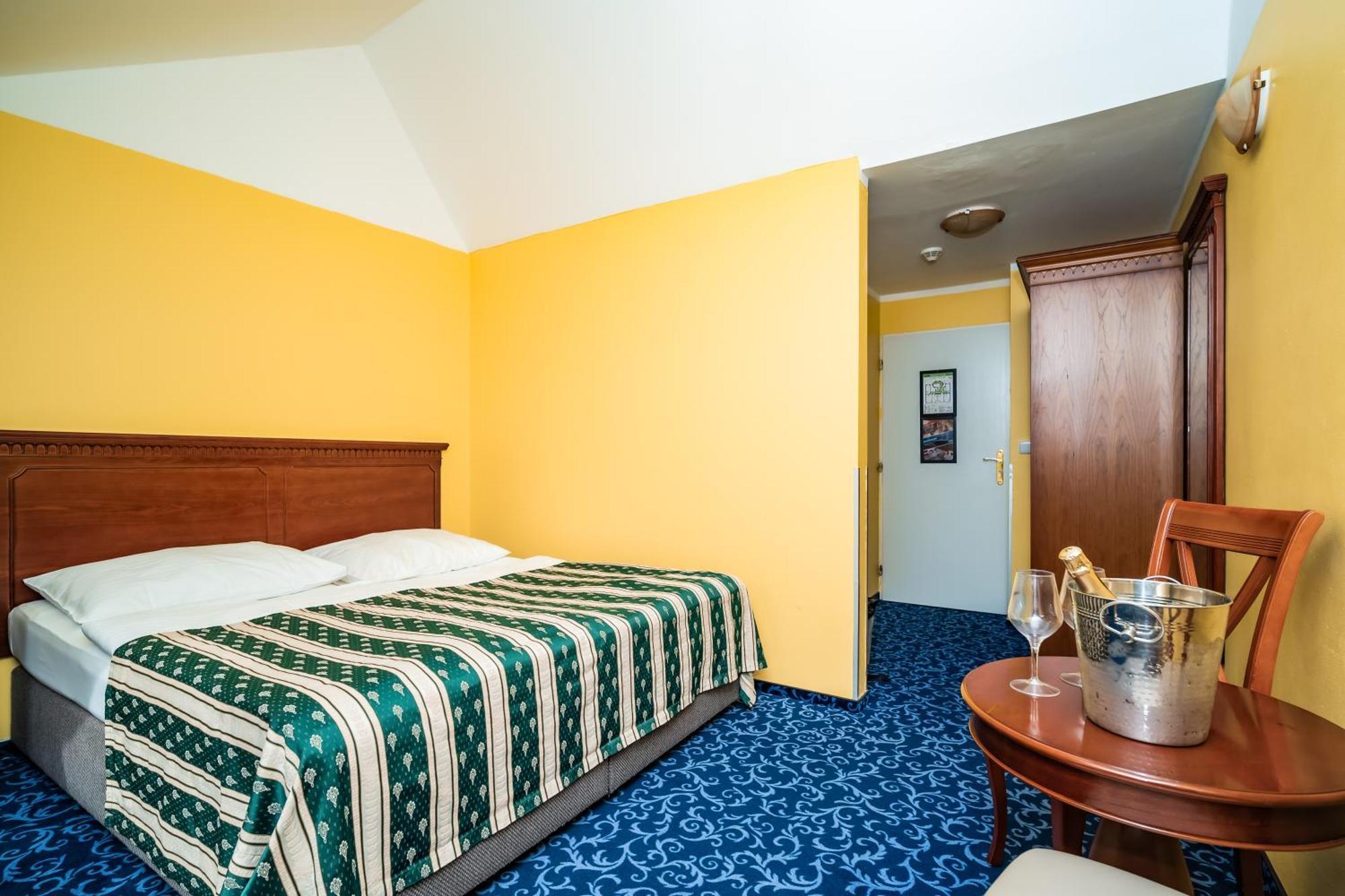 פראג Hotel Otakar מראה חיצוני תמונה